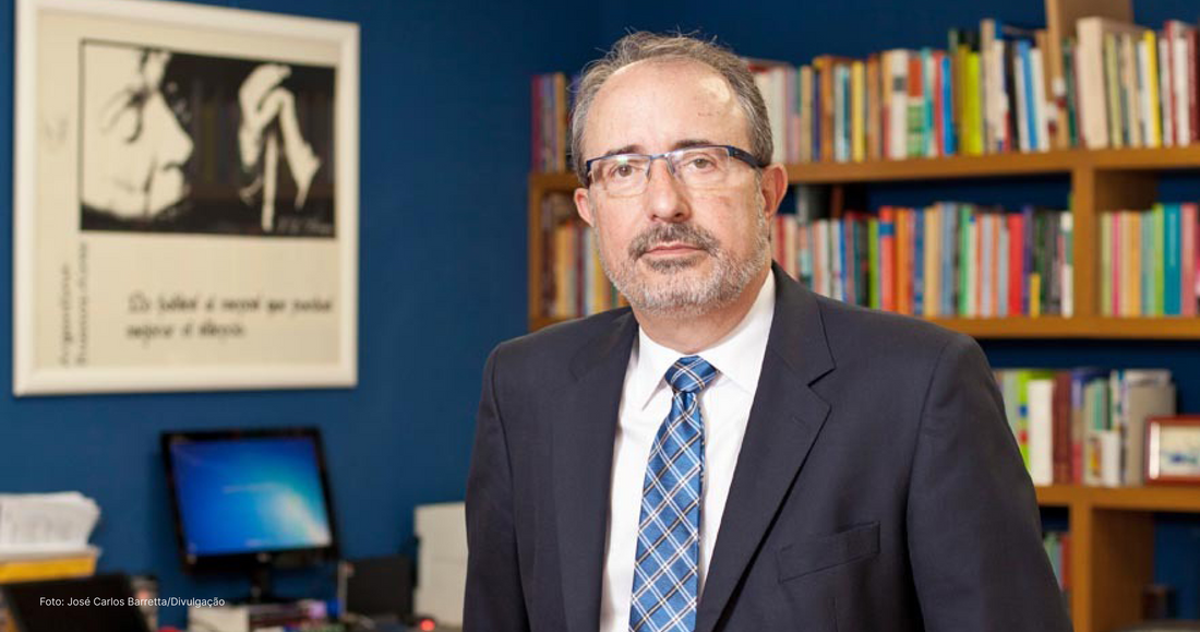 Correio Lunar 🌑 Lua nova: formar leitores, reinventar mundos