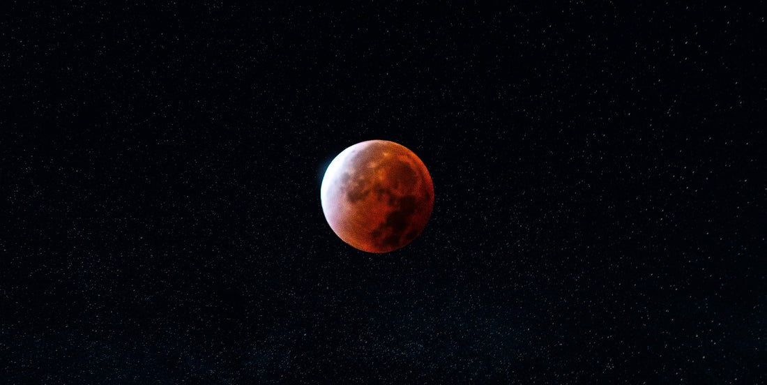 Correio Lunar 🌕 Lua cheia, eclipse total: novas travessias celebrando o início de março!